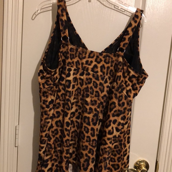 AVENUE Swimsuit Top SIZE 26 W - Picture 2 of 2
